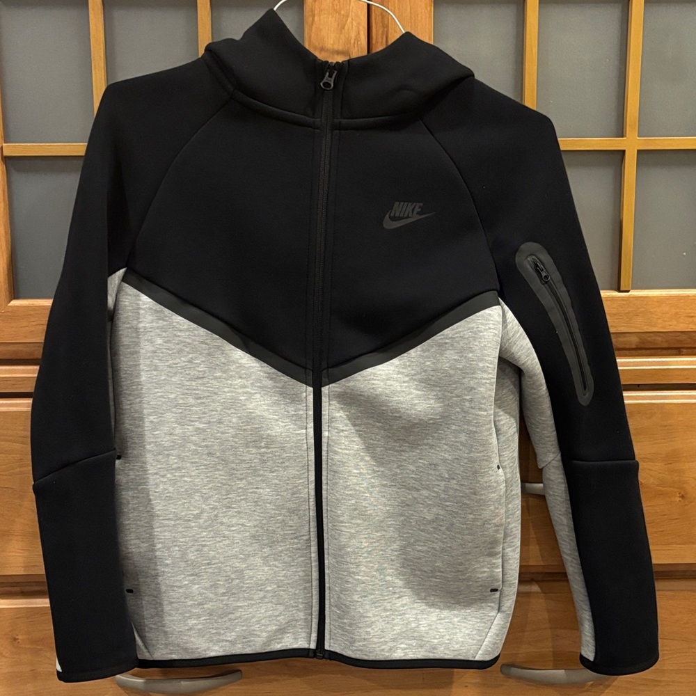 Nike Black and Gray Sports Jacket